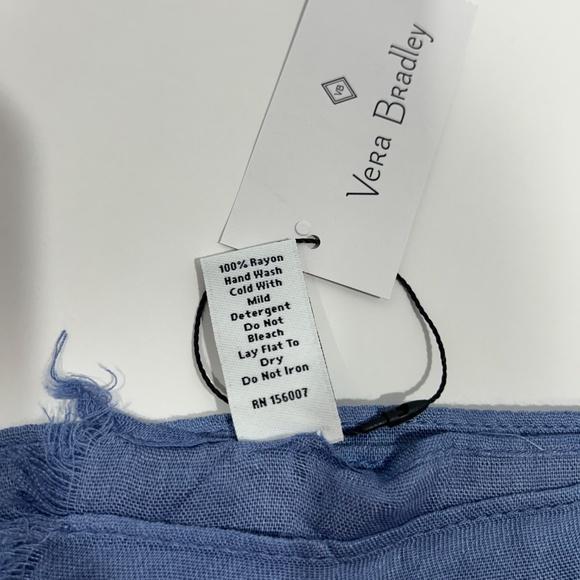 Vera Bradley-BEARY COOL BLUE-Soft Fringe Scarf Polar Bears soft shawl/cover NEW - Picture 6 of 9